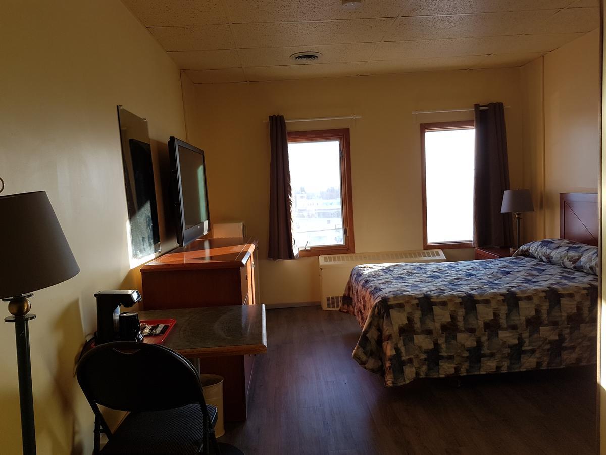 Beaver Hotel North Battleford Extérieur photo