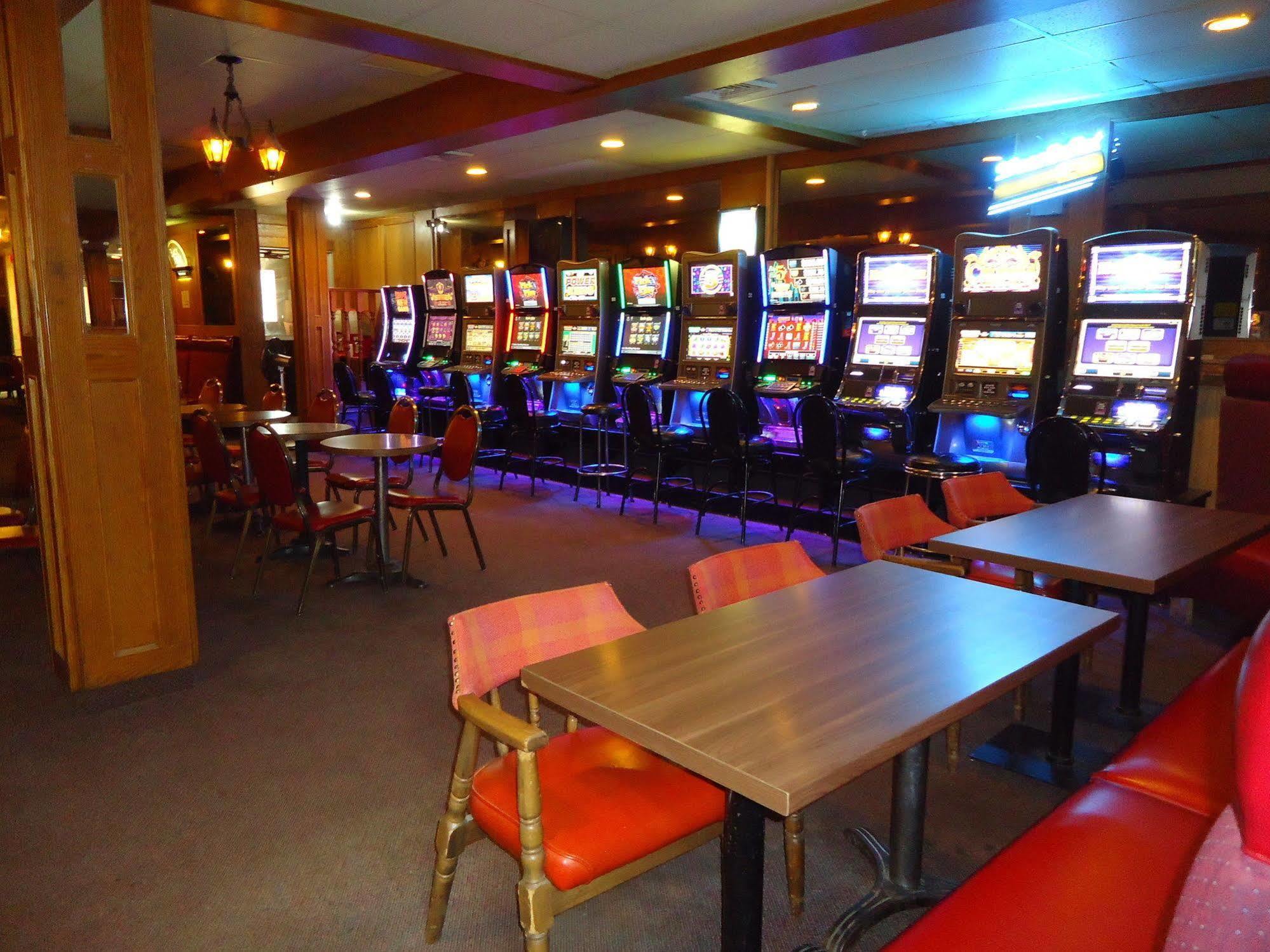 Beaver Hotel North Battleford Extérieur photo