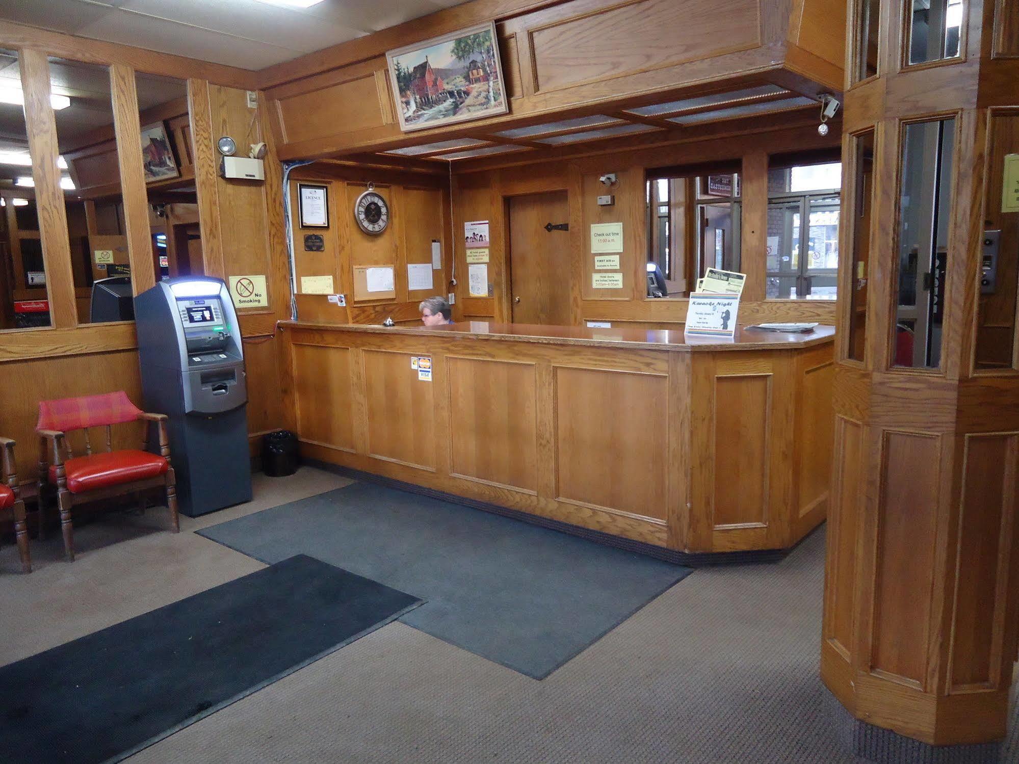 Beaver Hotel North Battleford Extérieur photo