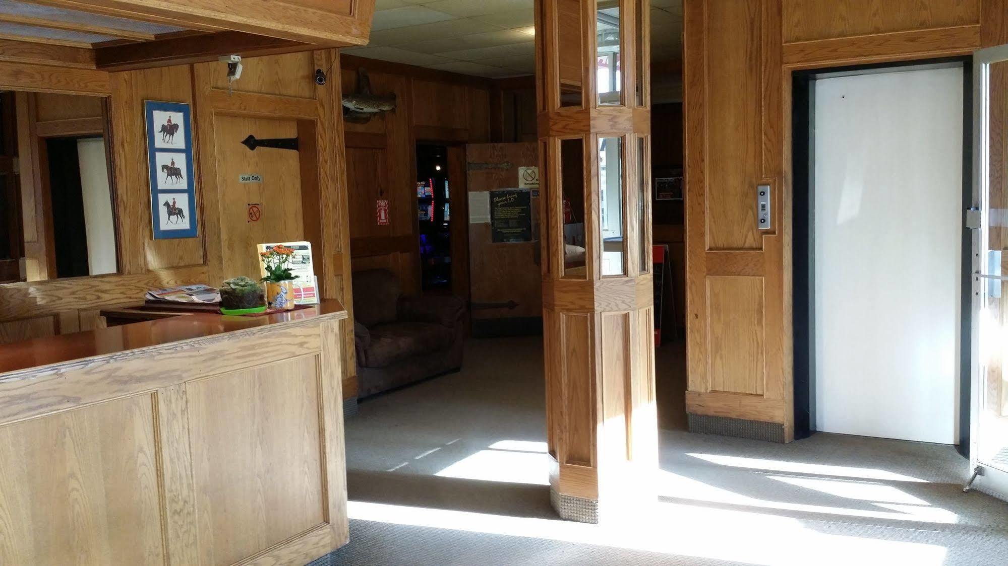 Beaver Hotel North Battleford Extérieur photo