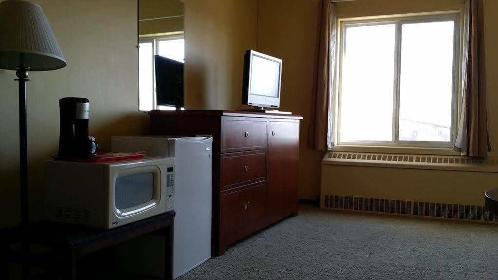 Beaver Hotel North Battleford Extérieur photo