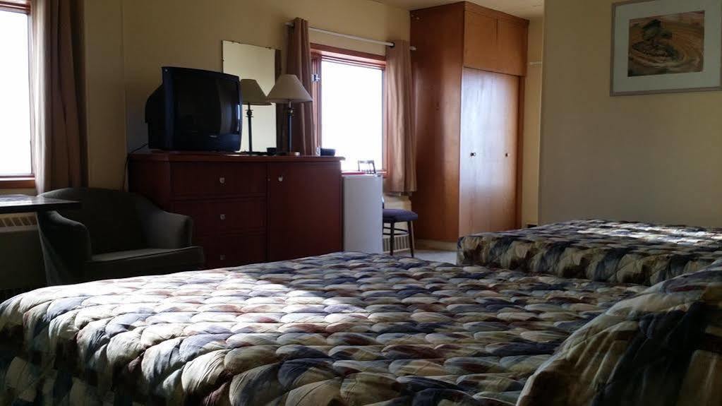 Beaver Hotel North Battleford Extérieur photo